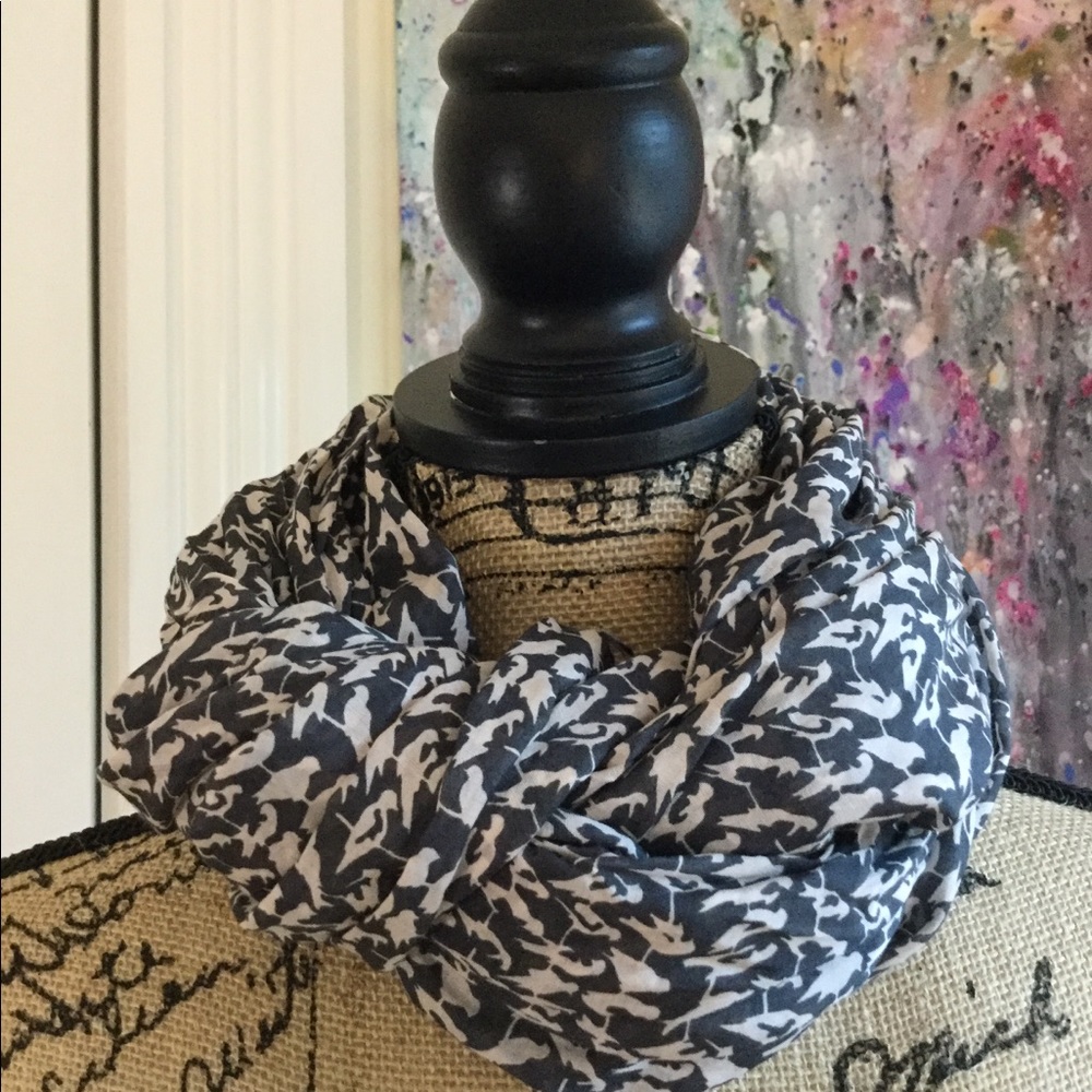 Ann Taylor Grey and Cream Bird Print Scarf